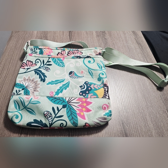Vera Bradley "Lighten Up" slim crossbody mint with flowers - Picture 3 of 8